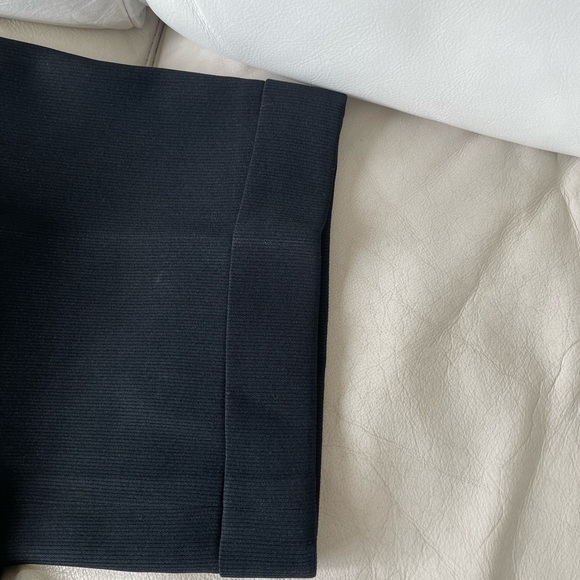 Kasper black pleated/ cuffed pant suit, zip up jacket size 8P - Picture 8 of 9